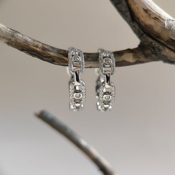 Серебряные серьги с фианитами