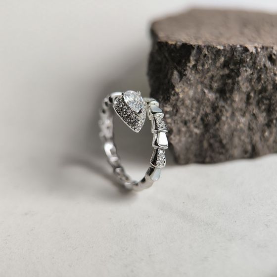 Серебряное кольцо с перламутром