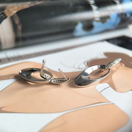 Серебряные серьги с фианитами