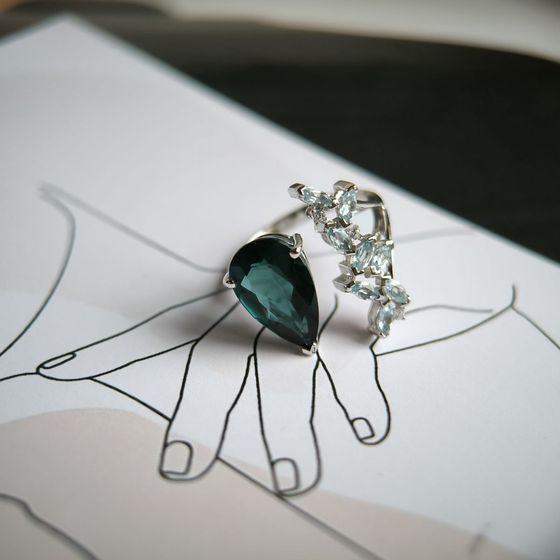 Серебряное кольцо с топазом Лондон Блю 4.703ct, топазом