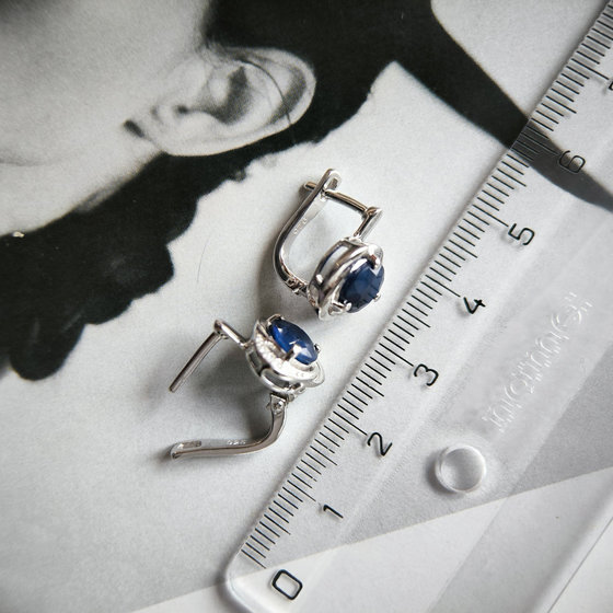 Серебряные серьги с сапфиром 3.31ct, фианитами