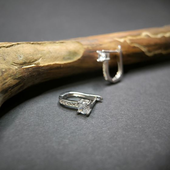 Серебряные серьги с фианитами