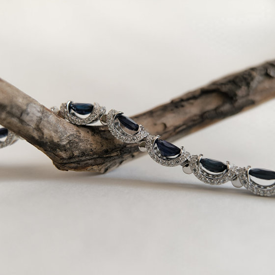 Серебряный браслет с сапфиром 12.81ct