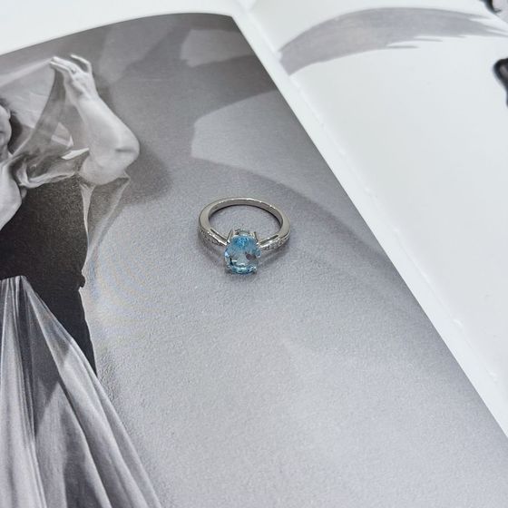 Серебряное кольцо с топазом