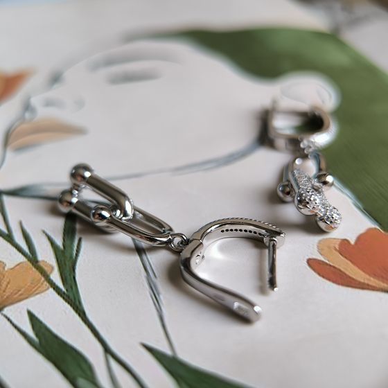 Серебряные серьги с фианитами