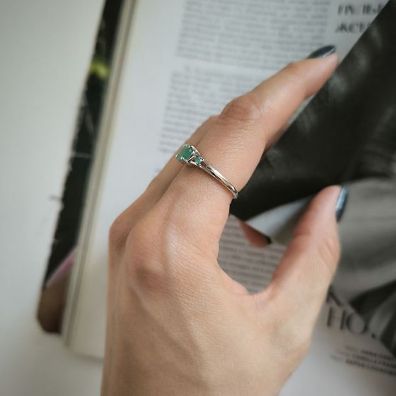 Серебряное кольцо с изумрудом 0.808ct