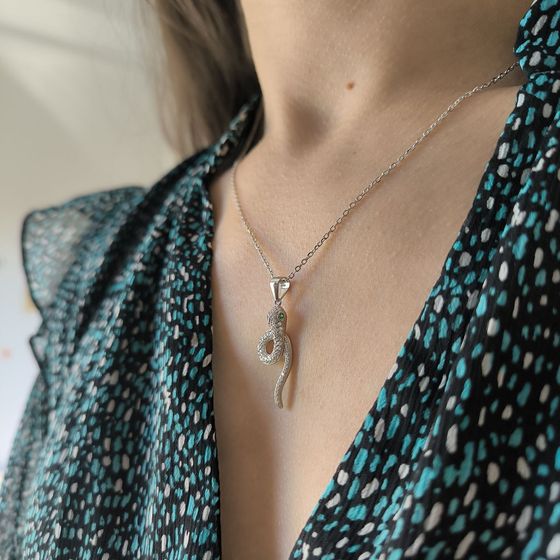Серебряное колье с фианитами