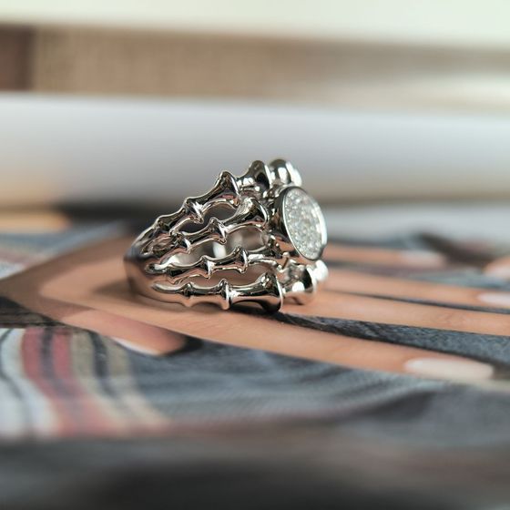 Серебряное кольцо с фианитами