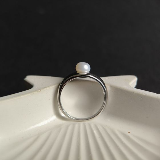 Серебряное кольцо с жемчугом