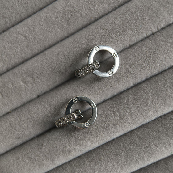 Серебряные серьги с фианитами