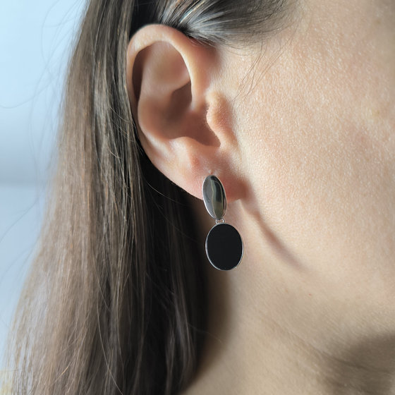 Серебряные серьги с ониксом