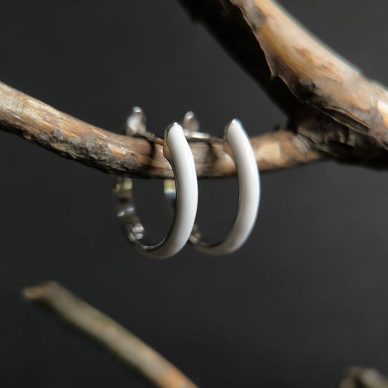 Серебряные серьги с фианитами, емаллю