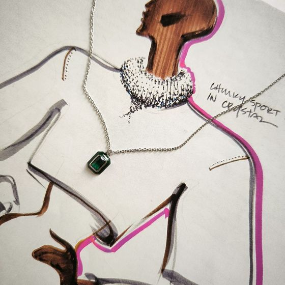 Серебряное колье с фианитами, емаллю