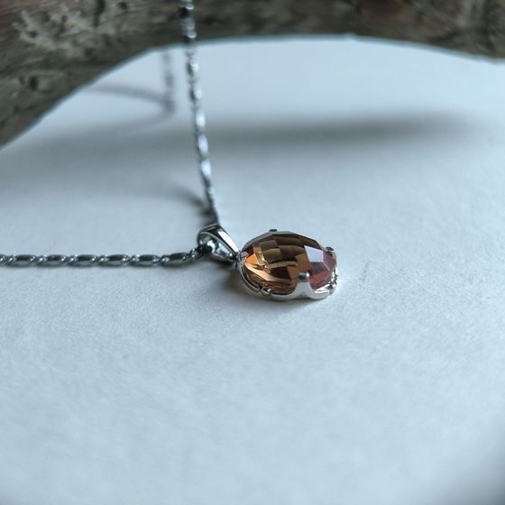 Серебряная подвеска с султанитом