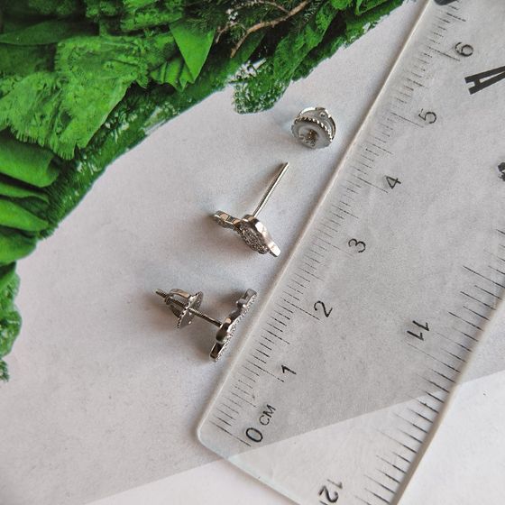 Серебряные серьги с фианитами