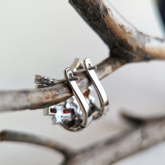 Серебряные серьги с гранатом 6.25ct