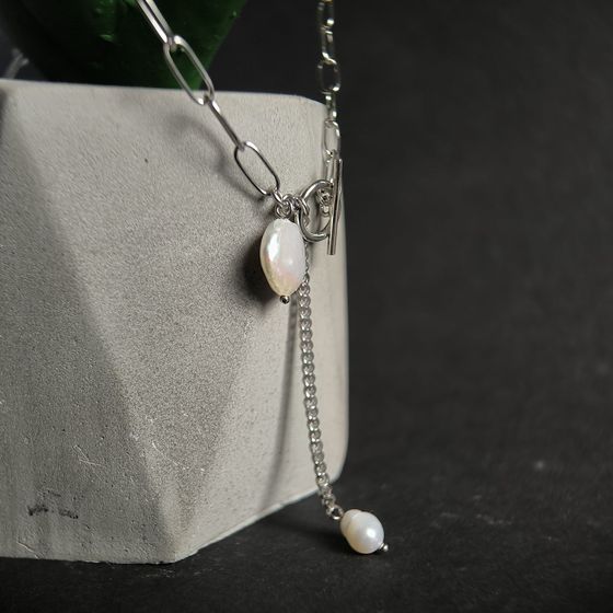 Серебряное колье с жемчугом барочным