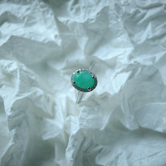 Серебряное кольцо с изумрудом 1.304ct