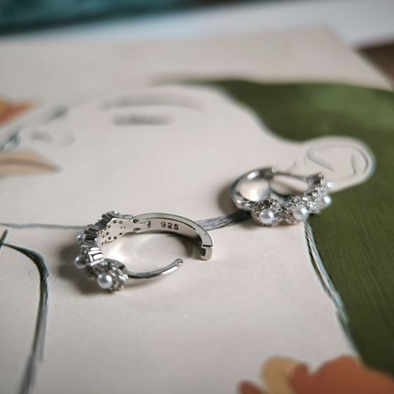 Серебряные серьги с жемчугом, фианитами