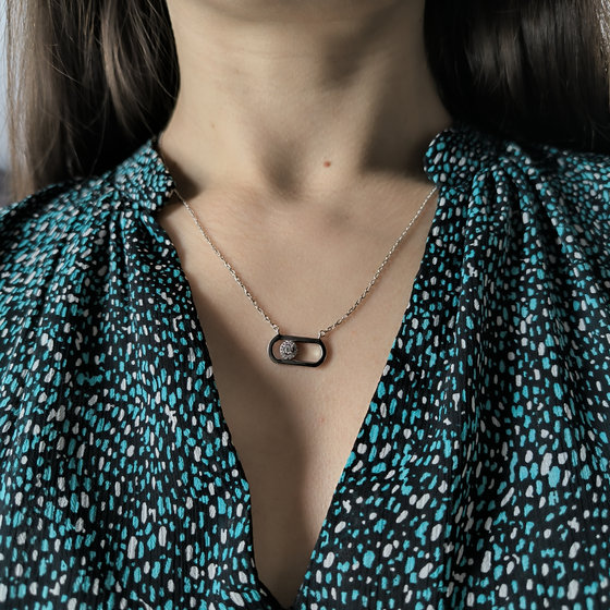 Серебряное колье с фианитами