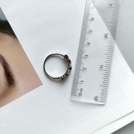 Серебряное кольцо с гранатом 2.339ct