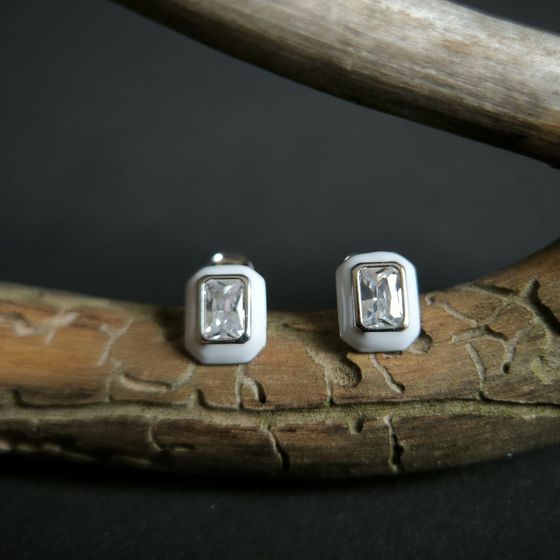 Серебряные серьги с фианитами, емаллю Серебряные серьги с фианитами, емаллю