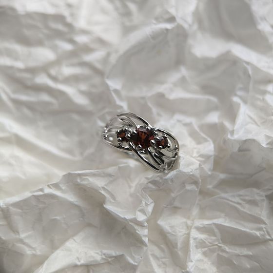Серебряное кольцо с гранатом 0.883ct