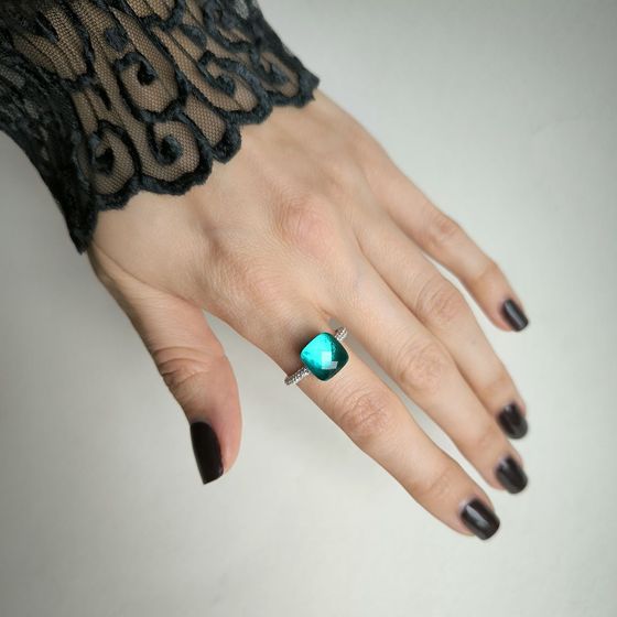 Серебряное кольцо с фианитами