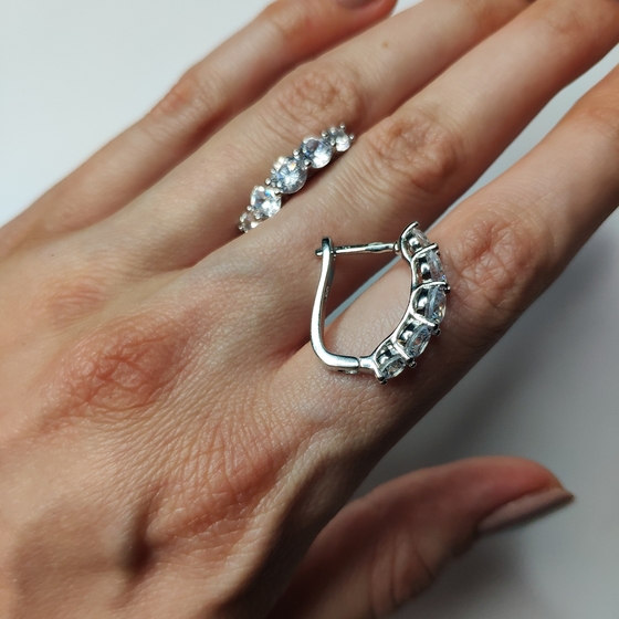Серебряные серьги с фианитами Серебряные серьги с фианитами
