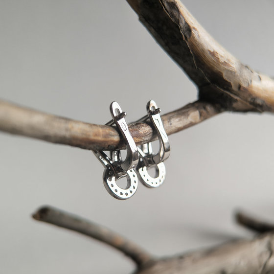 Серебряные серьги с фианитами