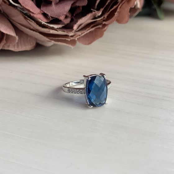 Серебряное кольцо с топазом Лондон Блю 3.4ct