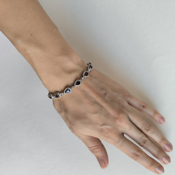 Серебряный браслет с гранатом 8.751ct