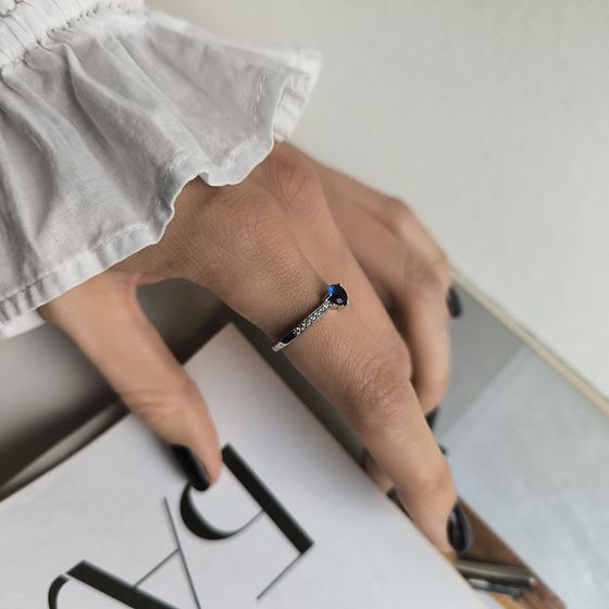 Серебряное кольцо с сапфиром nano 0.561ct, фианитами