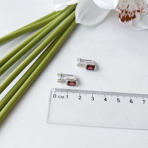 Серебряные серьги с гранатом 2.502ct