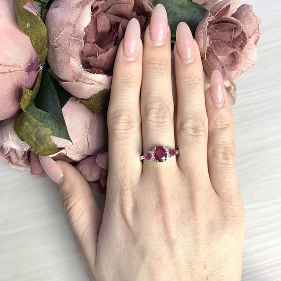 Серебряное кольцо с рубином 2.562ct