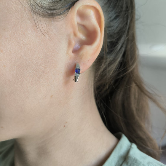 Серебряные серьги с сапфиром 0.889ct, фианитами
