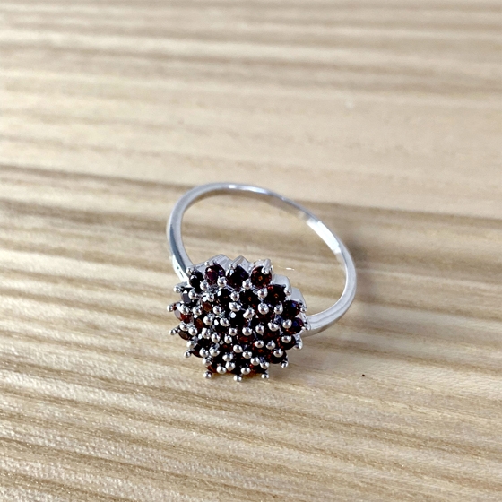 Серебряное кольцо с гранатом 1.395ct