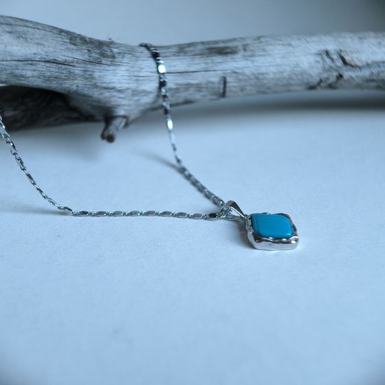 Серебряная подвеска с бирюзой