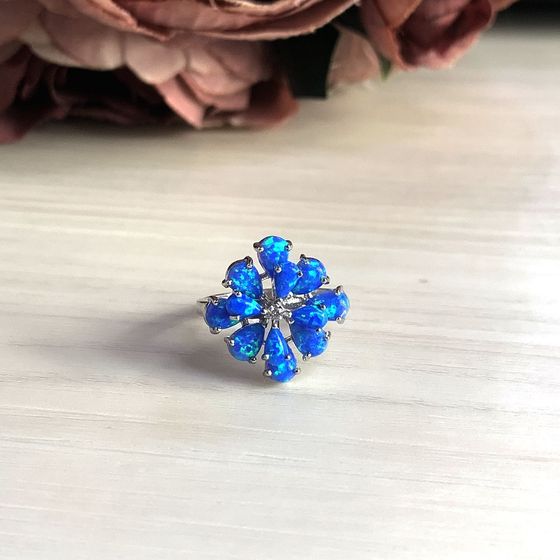 Серебряное кольцо с опалом