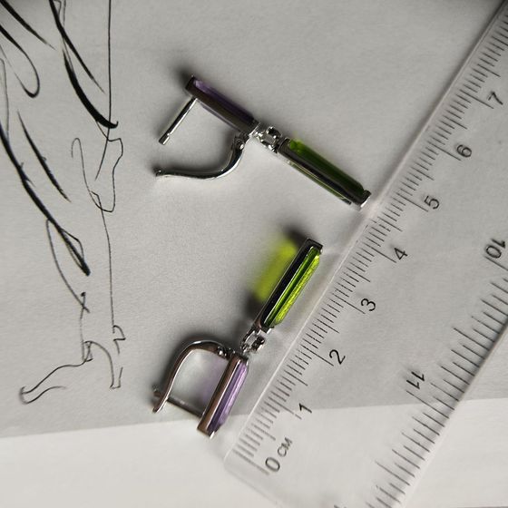 Серебряные серьги с аметистом, хризолітом, фианитами