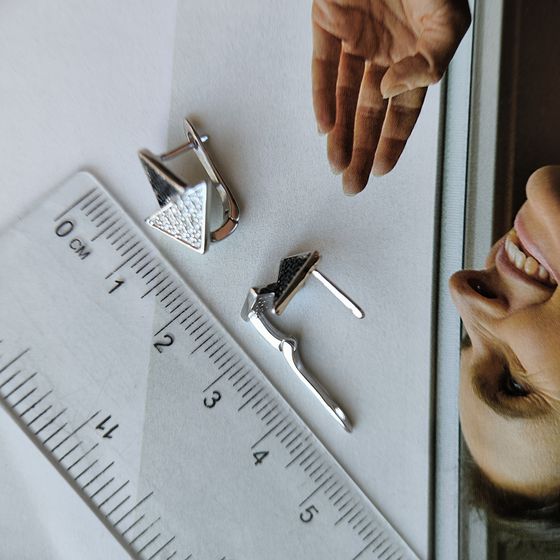 Серебряные серьги с фианитами