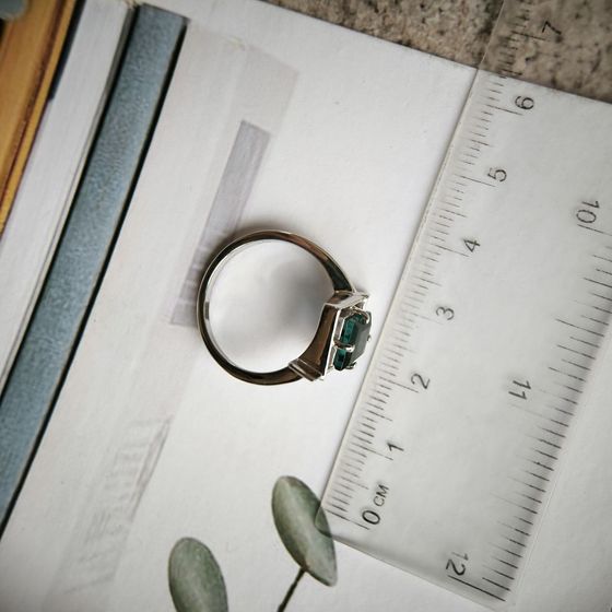 Серебряное кольцо с топазом Лондон Блю 1.5ct