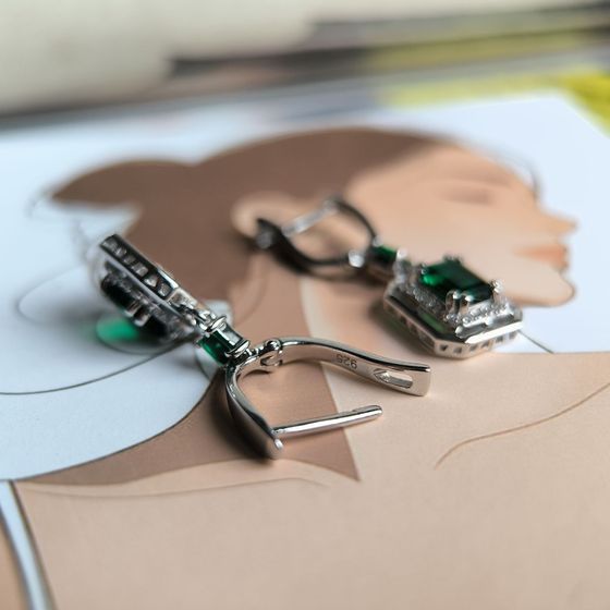 Серебряные серьги с изумрудом nano 2.367ct