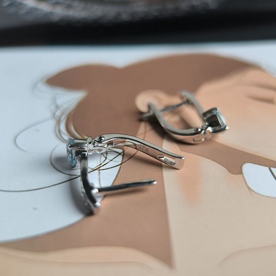 Серебряные серьги с топазом 1.211ct, фианитами