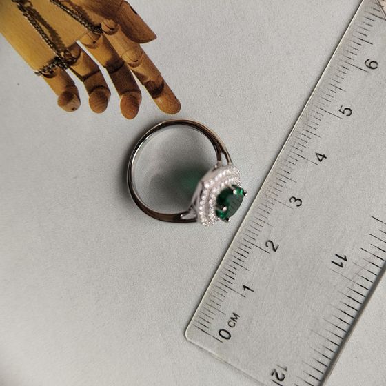 Серебряное кольцо с изумрудом nano 2.401ct