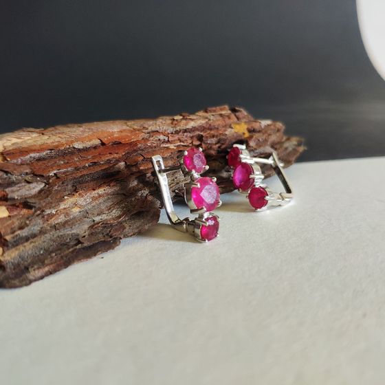 Серебряные серьги с рубином 3.675ct