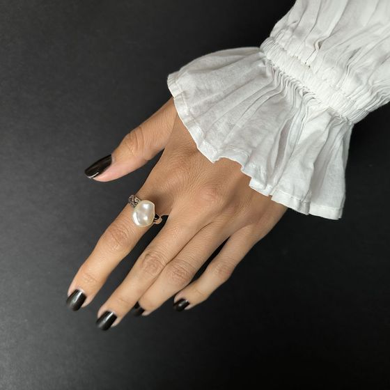 Серебряное кольцо с жемчугом барочным