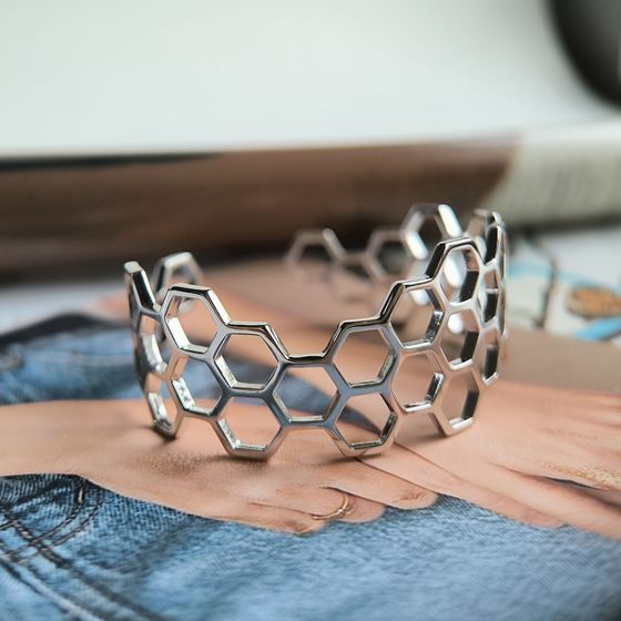 Серебряный браслет без камней