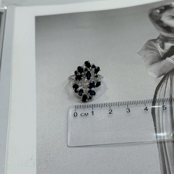 Серебряное кольцо с сапфиром 3.66ct