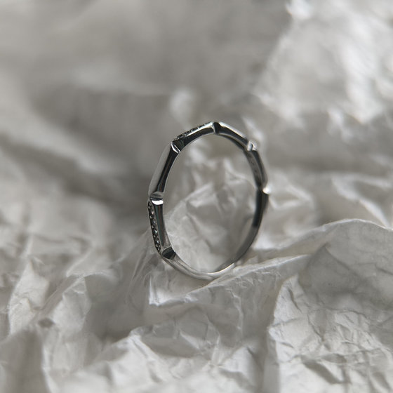 Серебряное кольцо с фианитами